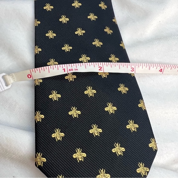 MENDEPOT Handsome Black and Gold Bee Tie - Picture 7 of 8